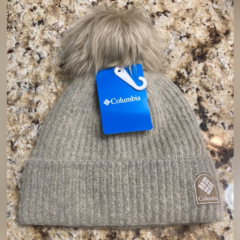 🔥NWT Columbia Winter Blur Chalk (Oatmeal) Pom Pom Beanie